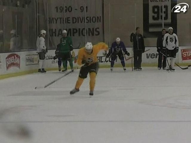 "Лос-Анджелес Кінгс" розпочинають захист чемпіонського титулу "Лос-Анджелес Кінгс" розпочинають захист чемпіонського титулу