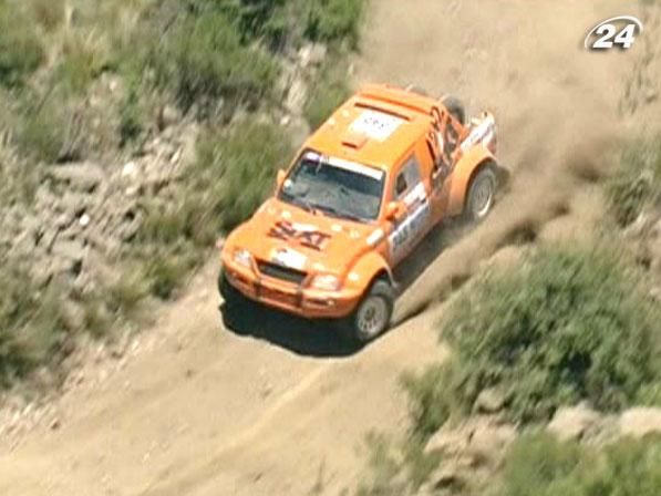 Перегони: Дощ позбавив Нестерчука шансу піднятись у заліку Dakar-2013 Перегони: Дощ позбавив Нестерчука шансу піднятись у заліку Dakar-2013