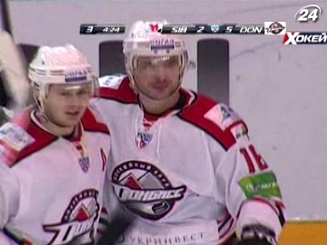 "Донбасс" с разгромным счетом торжествовал над "Сибирью" "Донбасс" с разгромным счетом торжествовал над "Сибирью"