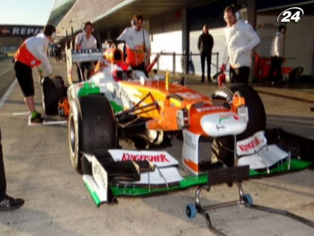 Формула-1: Тест-пилот Force India сбил механика своей команды