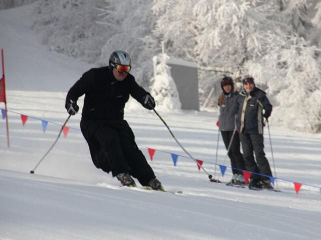 Украинские священники посоревнуются на лыжных соревнованиях
