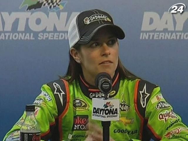 Даника Патрик завоевала поул-позишн легендарной Daytona-500 Даника Патрик завоевала поул-позишн легендарной Daytona-500