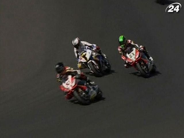 Команда Aprilia оформила два переможні дублі у Супербайку Команда Aprilia оформила два переможні дублі у Супербайку