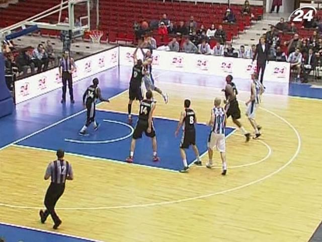 Баскетбол: 15 очков Деррика Лоу не помогли "Днепру" одолеть "Донецк"