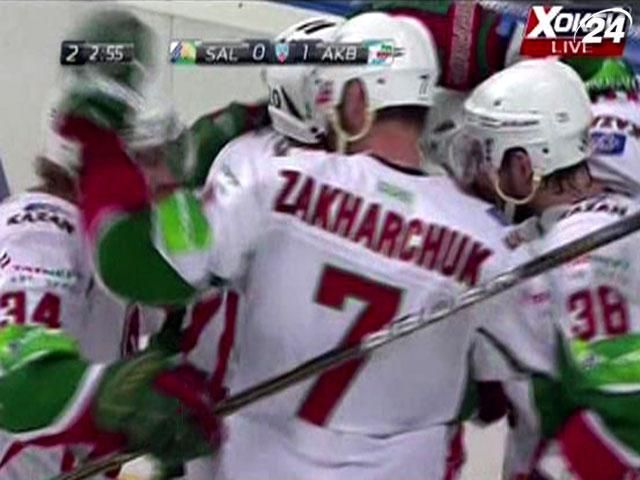 Кубок Гагарина: Хоккеисты "АК Барса" и "Трактора" празднуют победы Кубок Гагарина: Хоккеисты "АК Барса" и "Трактора" празднуют победы