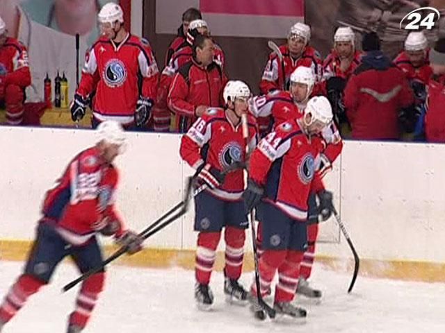 Титул чемпиона ПХЛ разыграют "Донбасс" и "Компаньон" Титул чемпиона ПХЛ разыграют "Донбасс" и "Компаньон"