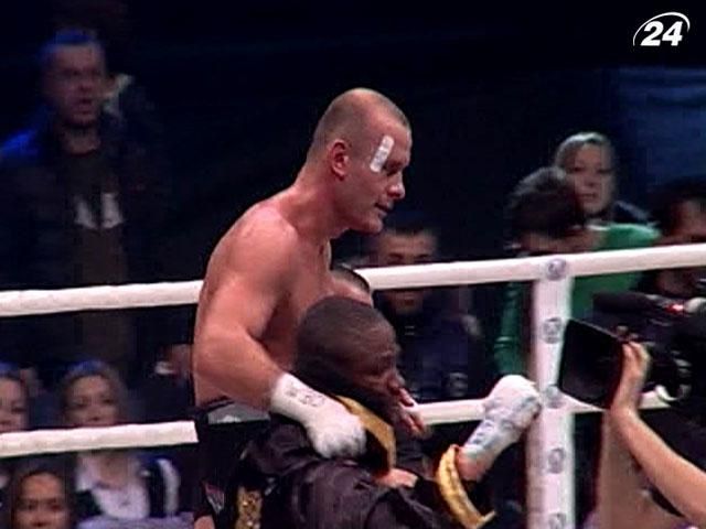 Бокс: Вячеслав Узелков не сумел защитить титул чемпиона (Видео)