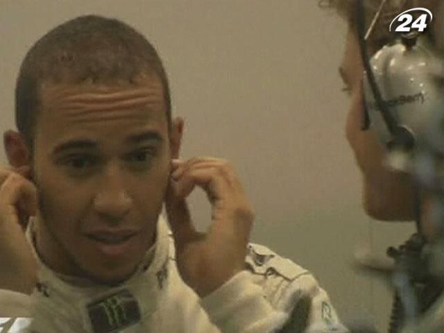 По мнению Хэмилтона, Мercedes не будет бороться за титул чемпиона По мнению Хэмилтона, Мercedes не будет бороться за титул чемпиона