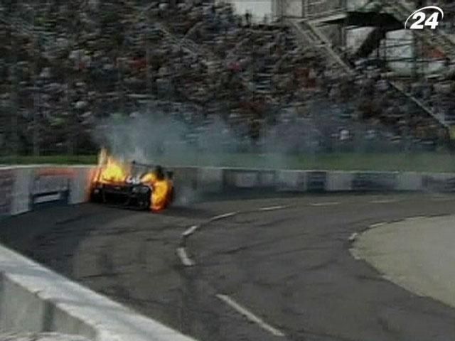 NASCAR: Курт Буш невредимым выбрался из горящего авто (Видео) NASCAR: Курт Буш невредимым выбрался из горящего авто (Видео)
