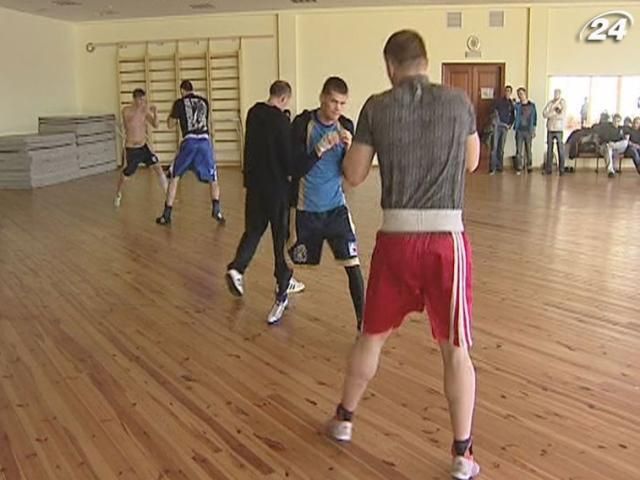 Бокс: "Українські отамани" готуються до бою проти італійців Бокс: "Українські отамани" готуються до бою проти італійців