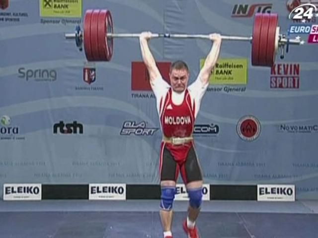 Россияне завоевали две золотые награды по тяжелой атлетике