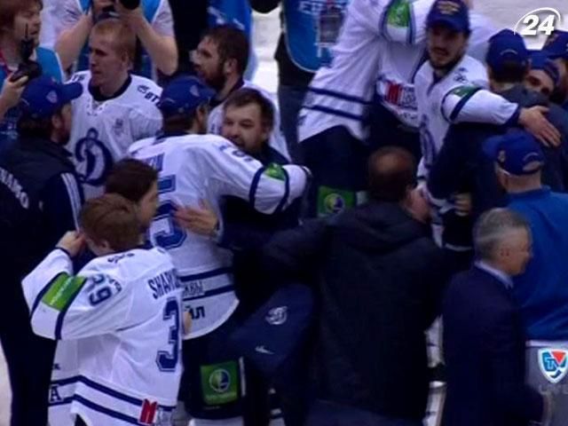 "Динамо" захистило титул чемпіона Континентальної хокейної ліги "Динамо" захистило титул чемпіона Континентальної хокейної ліги