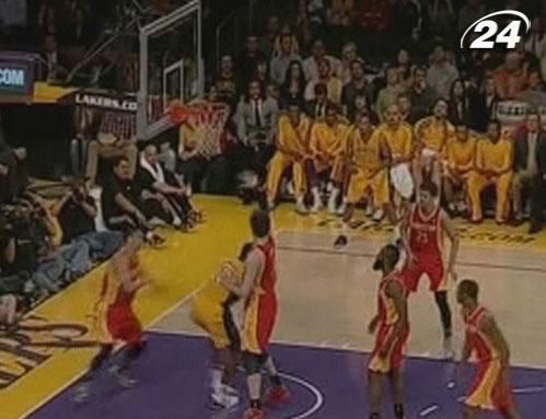Баскетбол NBA: Lakers обеспечили себе место в "плей-офф"