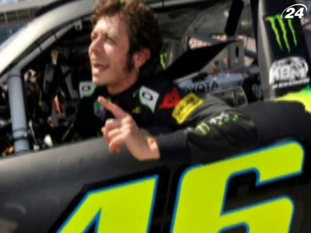 NASCAR: Валентіно Россі провів тести на автомобілі Кайла Буша NASCAR: Валентіно Россі провів тести на автомобілі Кайла Буша