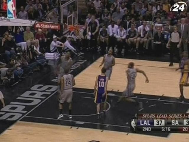 NBA: "Сан-Антонио Спарс" вторично одолел "Лос-Анджелес Лейкерс" NBA: "Сан-Антонио Спарс" вторично одолел "Лос-Анджелес Лейкерс"