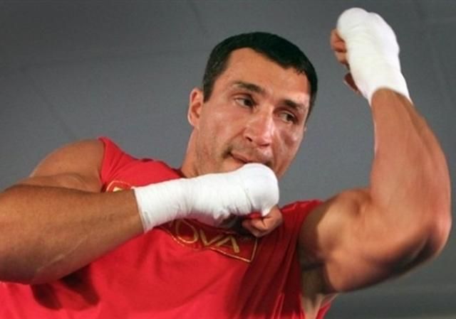 Тренировка Владимира Кличко перед боем с Пьянетой (Видео) Тренировка Владимира Кличко перед боем с Пьянетой (Видео)