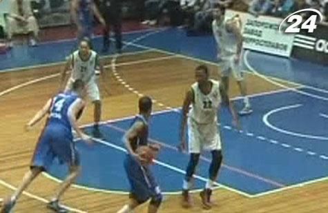 Баскетбол: "Азовмаш" открыл счет полуфинальной серии против "Ферро"