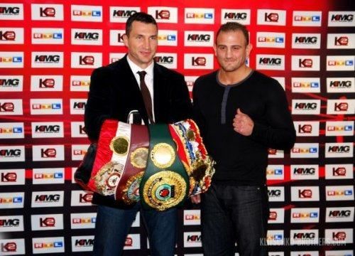 Кличко і П'янета вже зустрілись - поки що на прес-конференції (Відео) Кличко і П'янета вже зустрілись - поки що на прес-конференції (Відео)