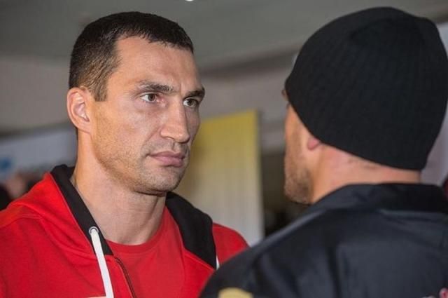 Кличко і П'янета зійшлись у дуелі поглядів (Фото) Кличко і П'янета зійшлись у дуелі поглядів (Фото)