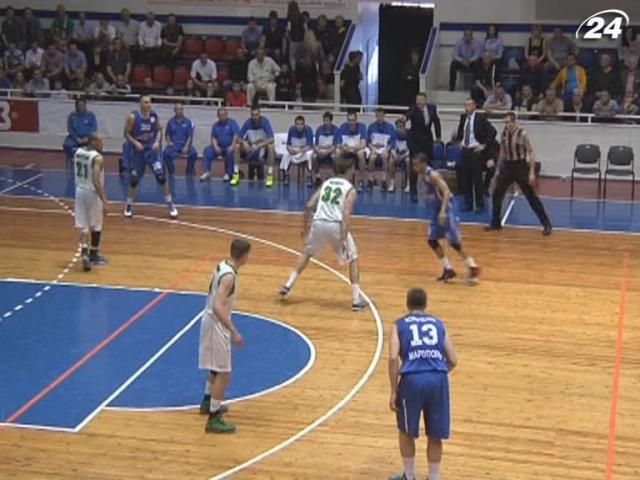 Баскетбол: "Азовмаш" виграв у "Ферро" обидві виїзні дуелі