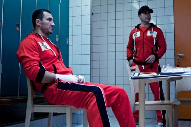 Кличко под музыку "побоксировал" с воображаемым соперником (Видео) Кличко под музыку "побоксировал" с воображаемым соперником (Видео)