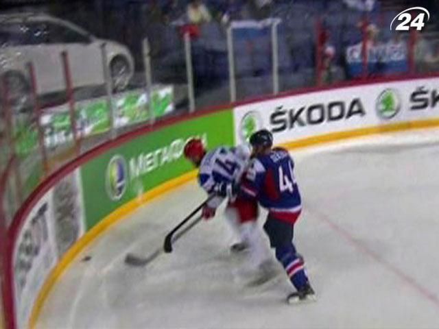 Російські хокеїсти перервали невдалу смугу в матчі проти Словаччини