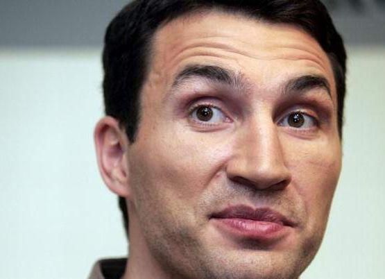 Супертяж Карлос Такам з Камеруну хоче битись з Кличком-молодшим Супертяж Карлос Такам з Камеруну хоче битись з Кличком-молодшим