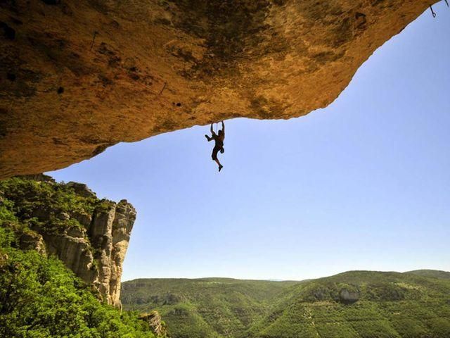 Неймовірні фото сміливців-скелелазів (Фото) Неймовірні фото сміливців-скелелазів (Фото)