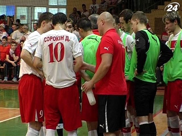 Футбол: "Ураган" и "Локомотив" определят чемпиона в 5 матче Экстралиги