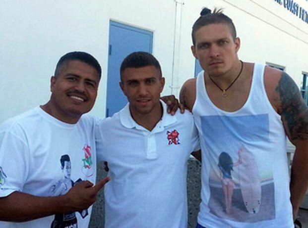 В США украинцы Усик и Ломаченко встретились с лучшим тренером 2012 года В США украинцы Усик и Ломаченко встретились с лучшим тренером 2012 года