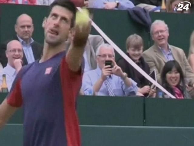 Джоковіч влаштував нову пародію на Марію Шарапову Джоковіч влаштував нову пародію на Марію Шарапову