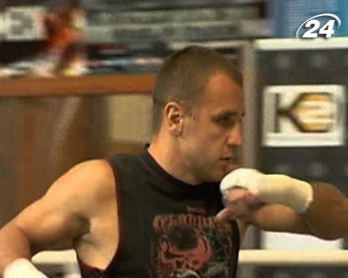 Максим Бурсак через десять дней будет боксировать против британца Джонса Максим Бурсак через десять дней будет боксировать против британца Джонса