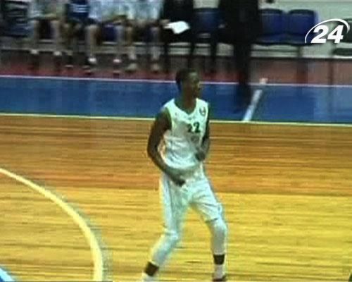 Кемерон Мур перейшов із "Ферро" до італійської "Казерти" Кемерон Мур перейшов із "Ферро" до італійської "Казерти"