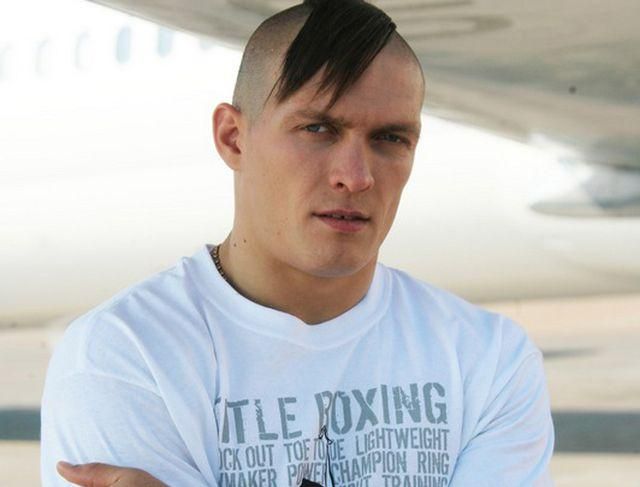 Усик не понимает, как журналисты сделали его соперником Кличко Усик не понимает, как журналисты сделали его соперником Кличко