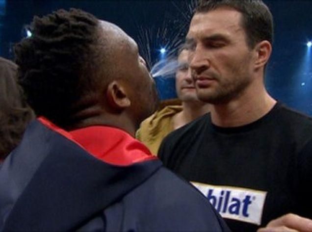 Скандальний Чісора у нічному клубі влаштував бійку з Кличком-молодшим Скандальний Чісора у нічному клубі влаштував бійку з Кличком-молодшим