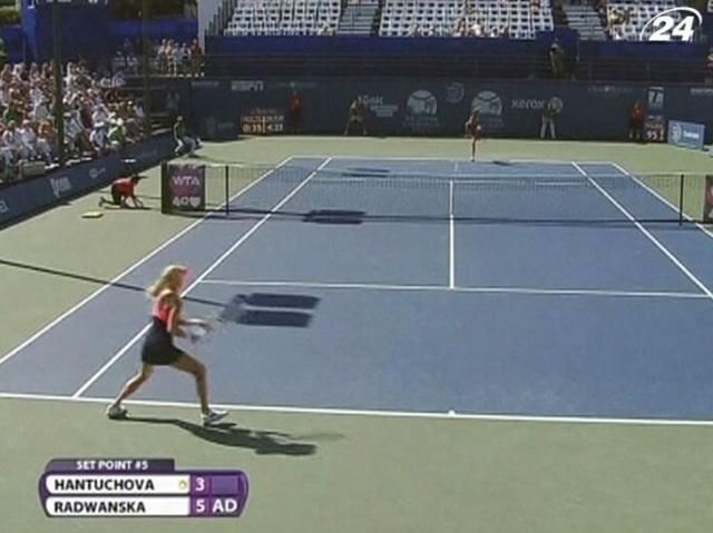 Теннис: Сестры Радванские пробились в четвертьфинал California Open