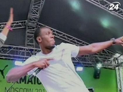 Найшвидша людина планети Усейн Болт розважив жителів Москви Найшвидша людина планети Усейн Болт розважив жителів Москви