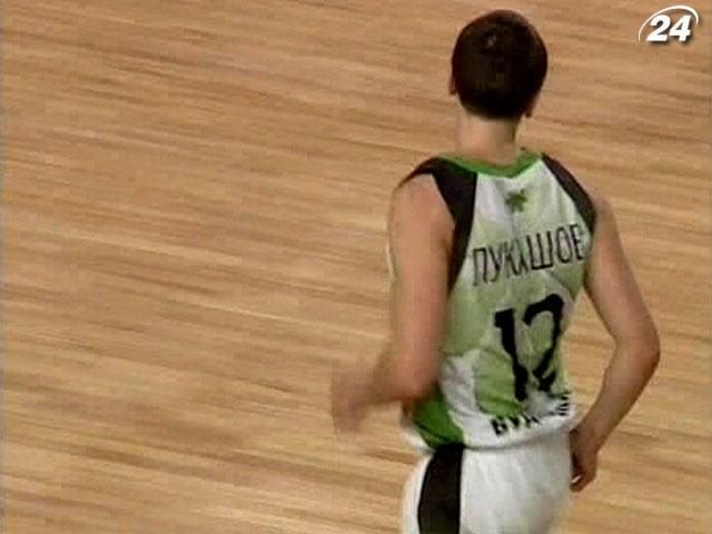 Денис Лукашов покинув розташування збірної України з баскетболу Денис Лукашов покинув розташування збірної України з баскетболу