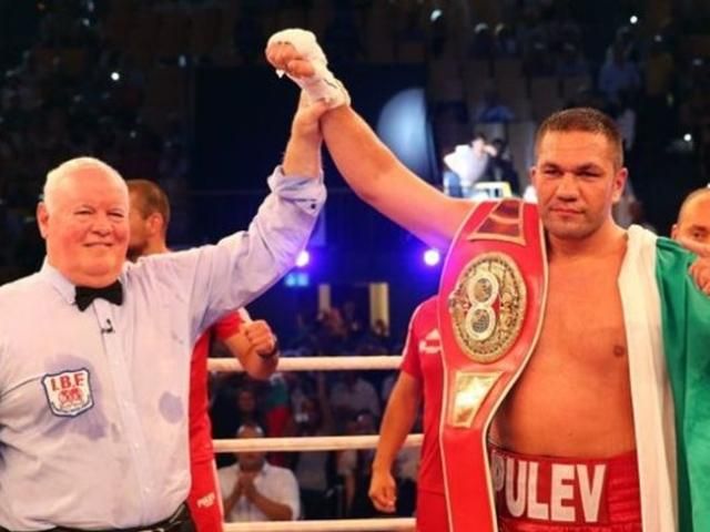 Пулев победил Томпсона решением судей Пулев победил Томпсона решением судей