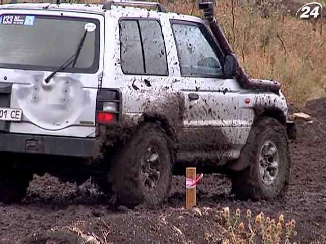 В Крыму спортсмены на багги соревновались в грязи В Крыму спортсмены на багги соревновались в грязи
