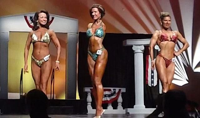 Жінка без рук стала бодібилдером (Фото) Жінка без рук стала бодібилдером (Фото)