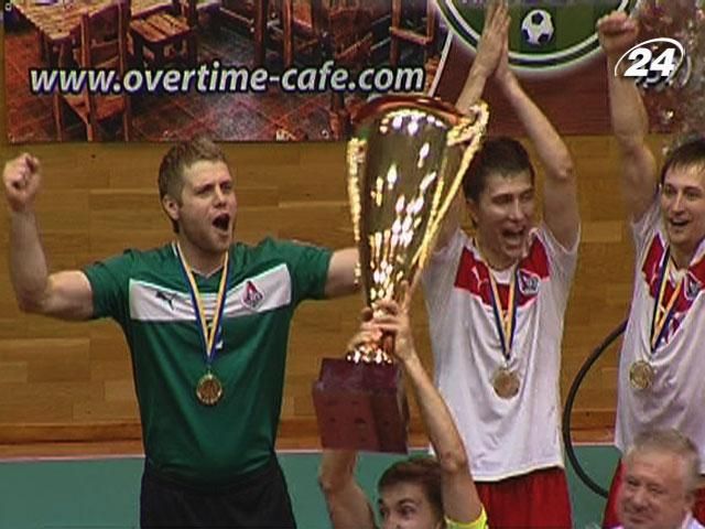 Футзал: До збірної України візьмуть 9 представників "Локомотива" Футзал: До збірної України візьмуть 9 представників "Локомотива"