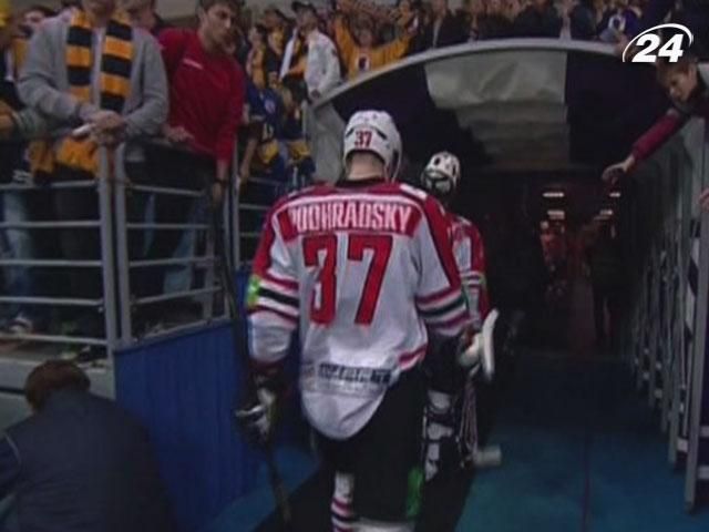 Хоккей КХЛ: "Донбасс" уступил "Атланту" Хоккей КХЛ: "Донбасс" уступил "Атланту"