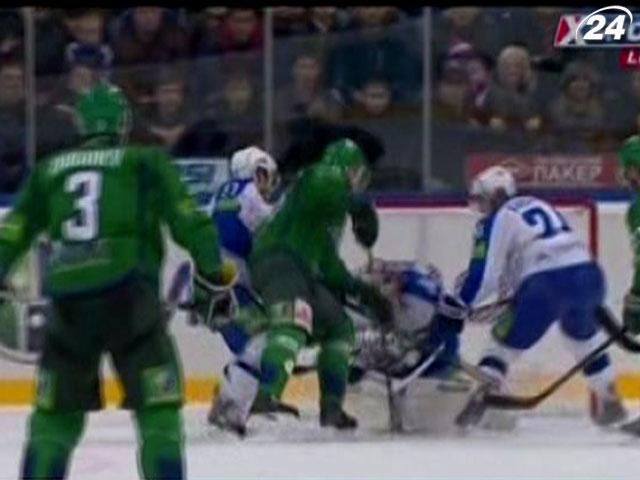 Хоккеисты "Салавата Юлаева" традиционно одолели "Нефтехимик" Хоккеисты "Салавата Юлаева" традиционно одолели "Нефтехимик"