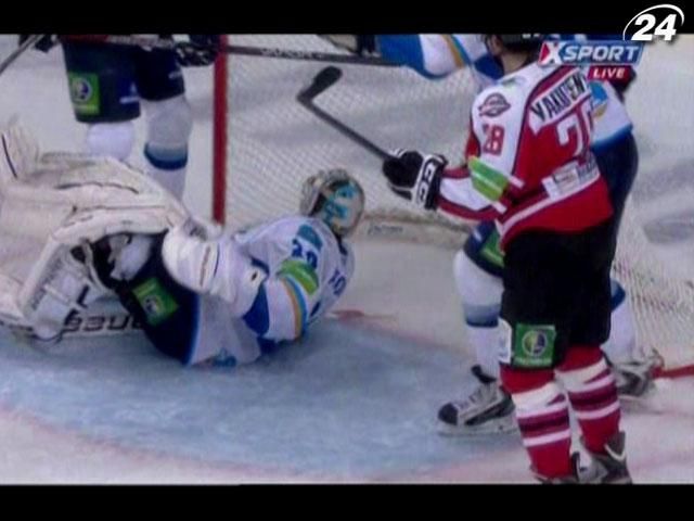 "Донбасс" выдвинул судьям претензии по матчу с "Барысом" "Донбасс" выдвинул судьям претензии по матчу с "Барысом"