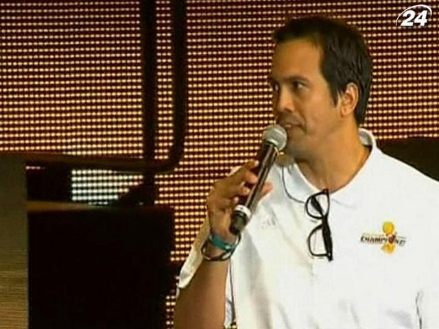 "Майами Хит" подписали новый контракт со старым тренером "Майами Хит" подписали новый контракт со старым тренером