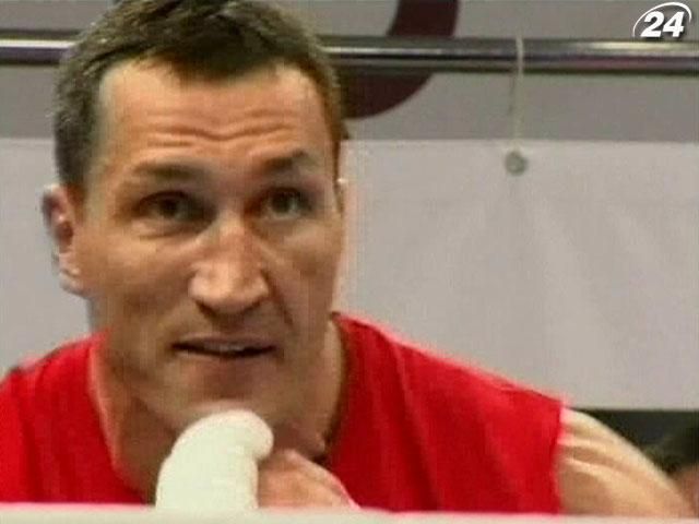 Кличко та Повєткін зустрілись на відкритому тренуванні Кличко та Повєткін зустрілись на відкритому тренуванні