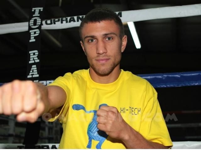 Ломаченко является фаворитом у букмекеров Ломаченко является фаворитом у букмекеров