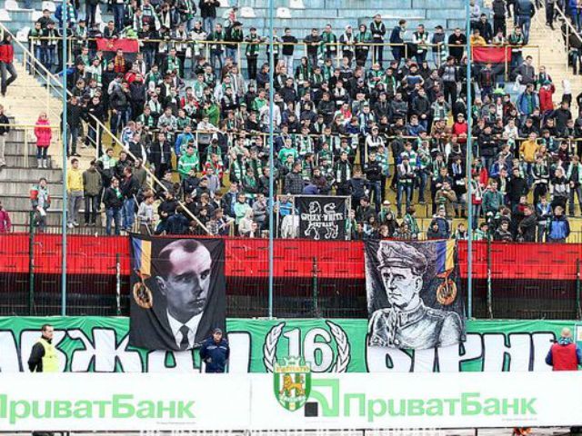 ФФУ просить не нести на матч Україна-Польща червоно-чорні прапори ФФУ просить не нести на матч Україна-Польща червоно-чорні прапори