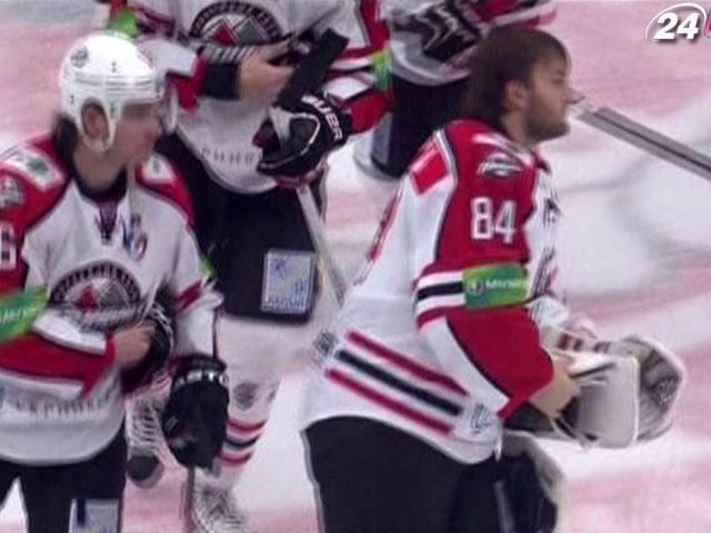 "Донбасс" заработал 18 минут штрафа в матче против "Витязя" "Донбасс" заработал 18 минут штрафа в матче против "Витязя"